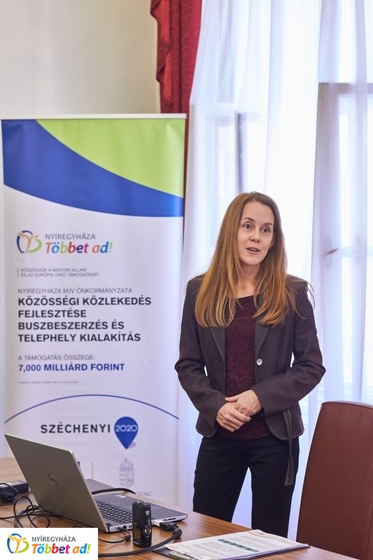 CNG buszflotta sajtótájékoztató 