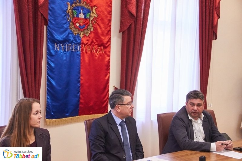 CNG buszflotta sajtótájékoztató 