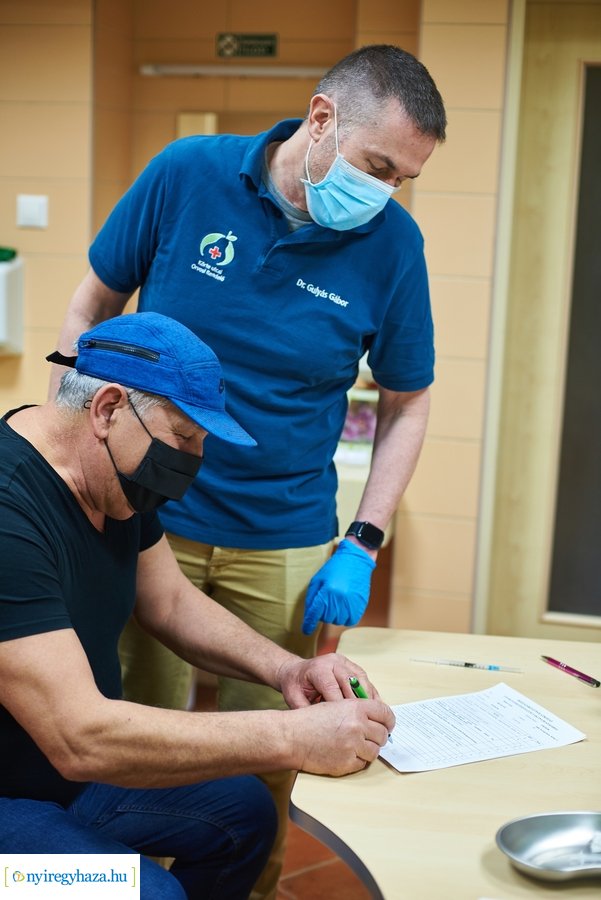 COVID-19 elleni oltás -- Moderna 20210310