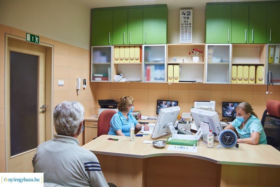 COVID-19 elleni oltás -- Moderna 20210310