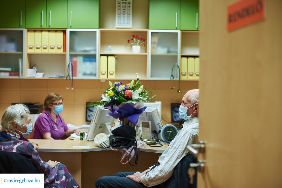 COVID-19 elleni védőoltás a háziorvosoknál