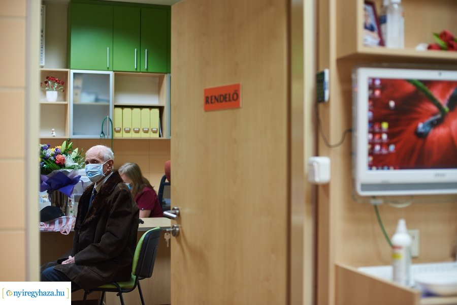 COVID-19 elleni védőoltás a háziorvosoknál