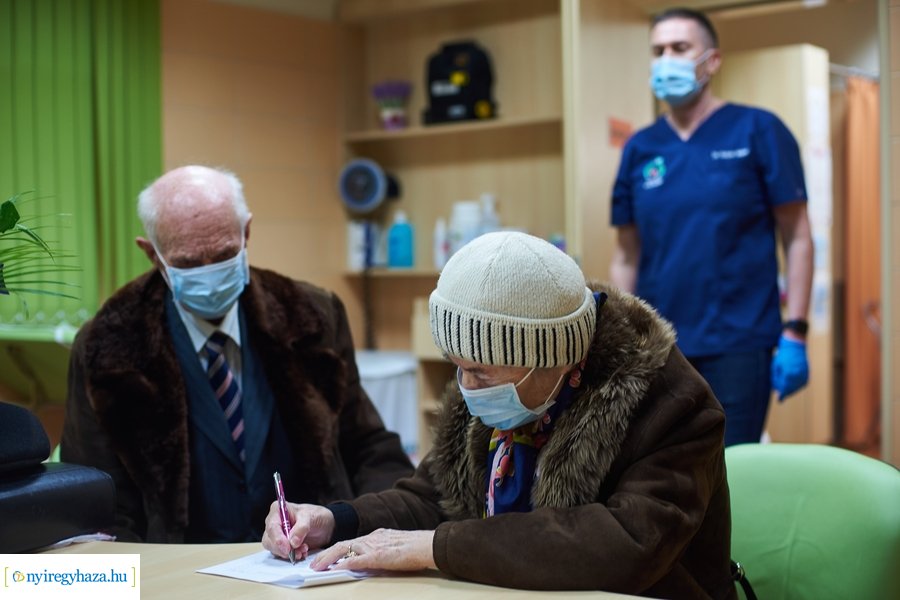 COVID-19 elleni védőoltás a háziorvosoknál