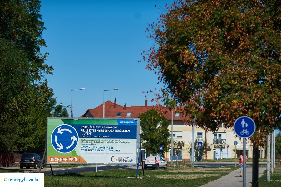 Család és Szalag utcai körforgalmak átadója