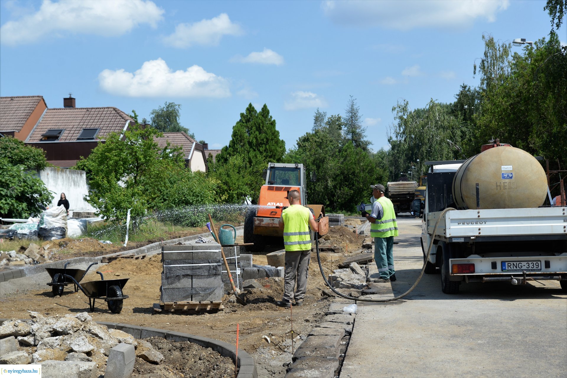 Csaló köz-Korányi Frigyes utca - körforgalom építés