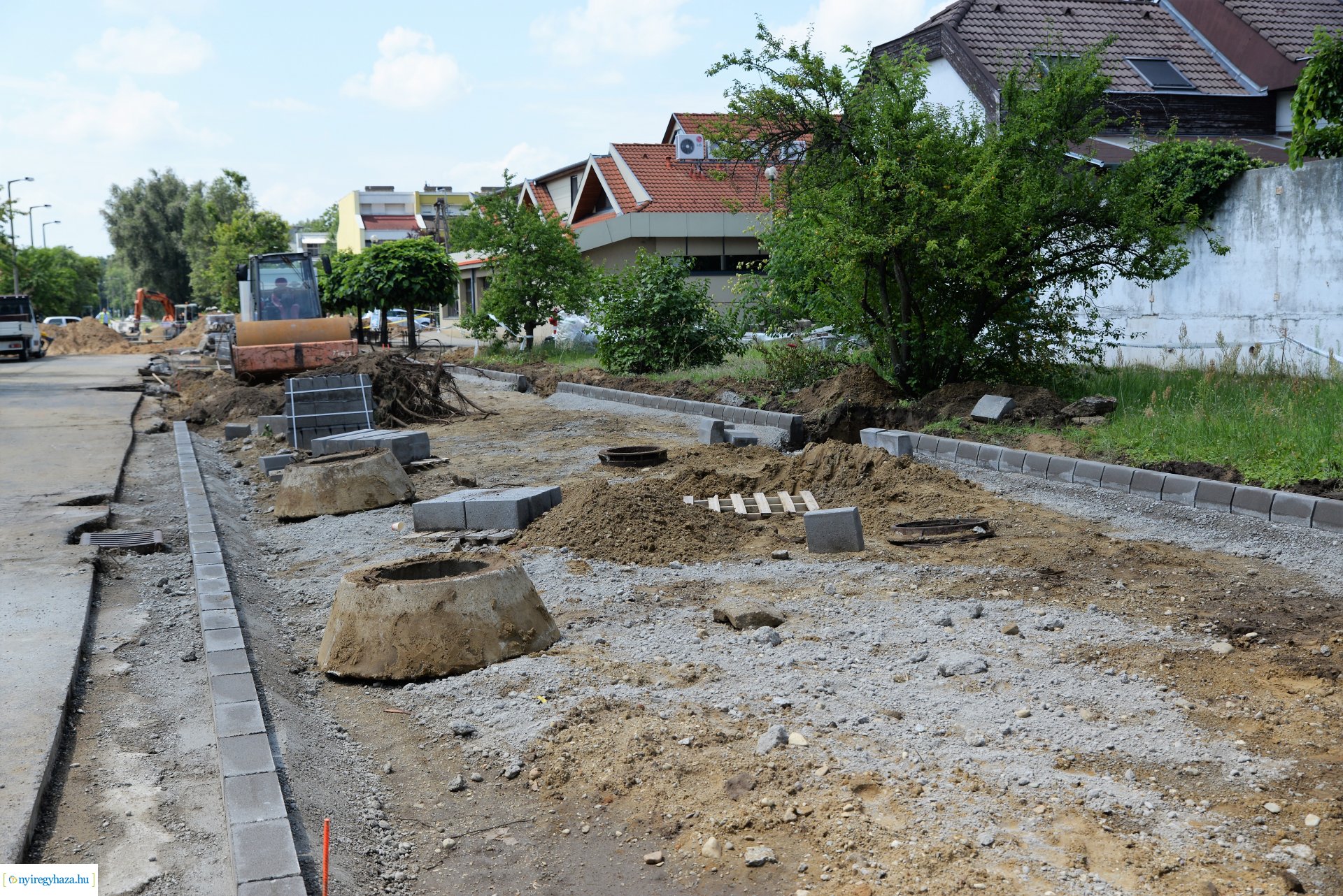 Csaló köz-Korányi Frigyes utca - körforgalom építés