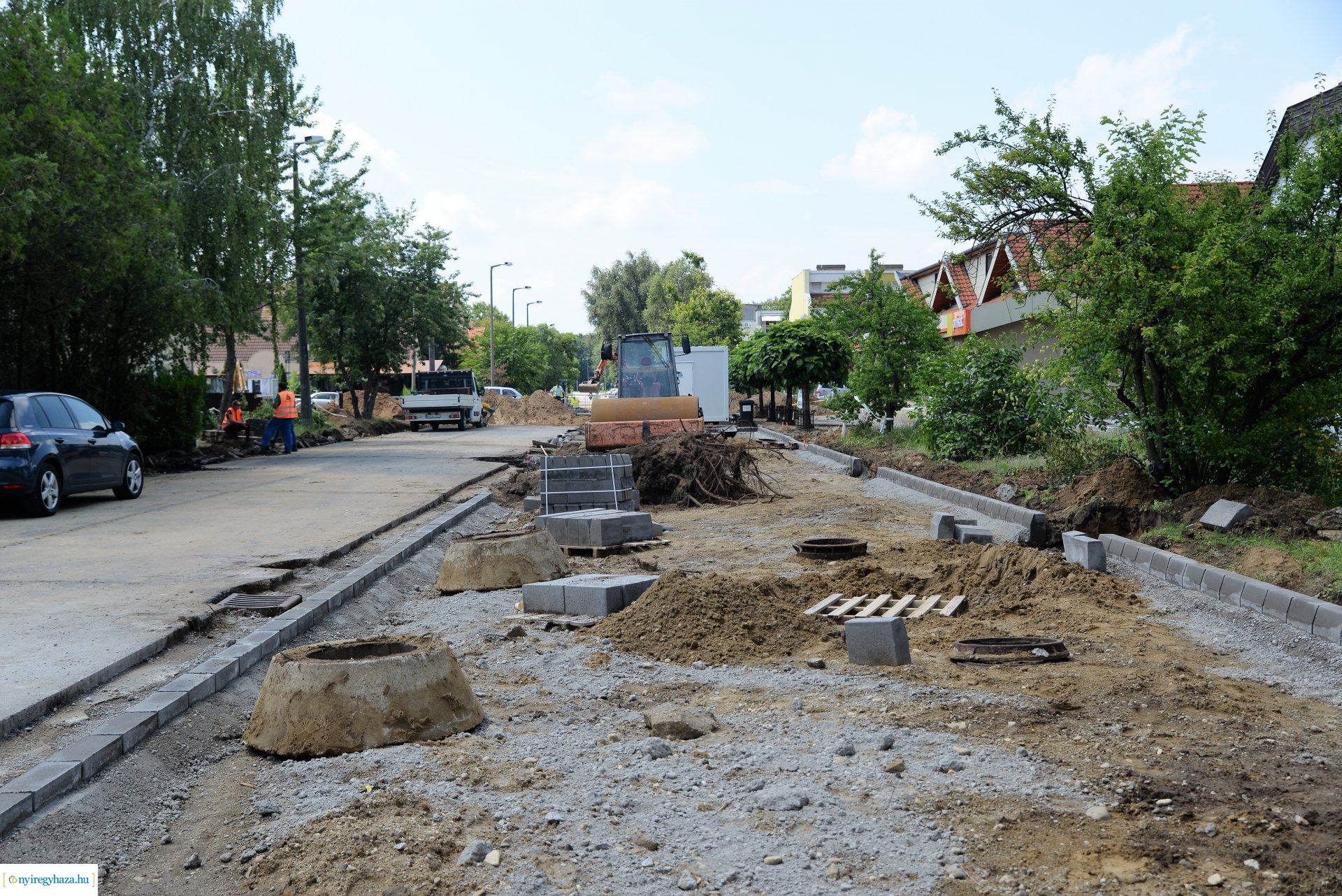 Csaló köz-Korányi Frigyes utca - körforgalom építés