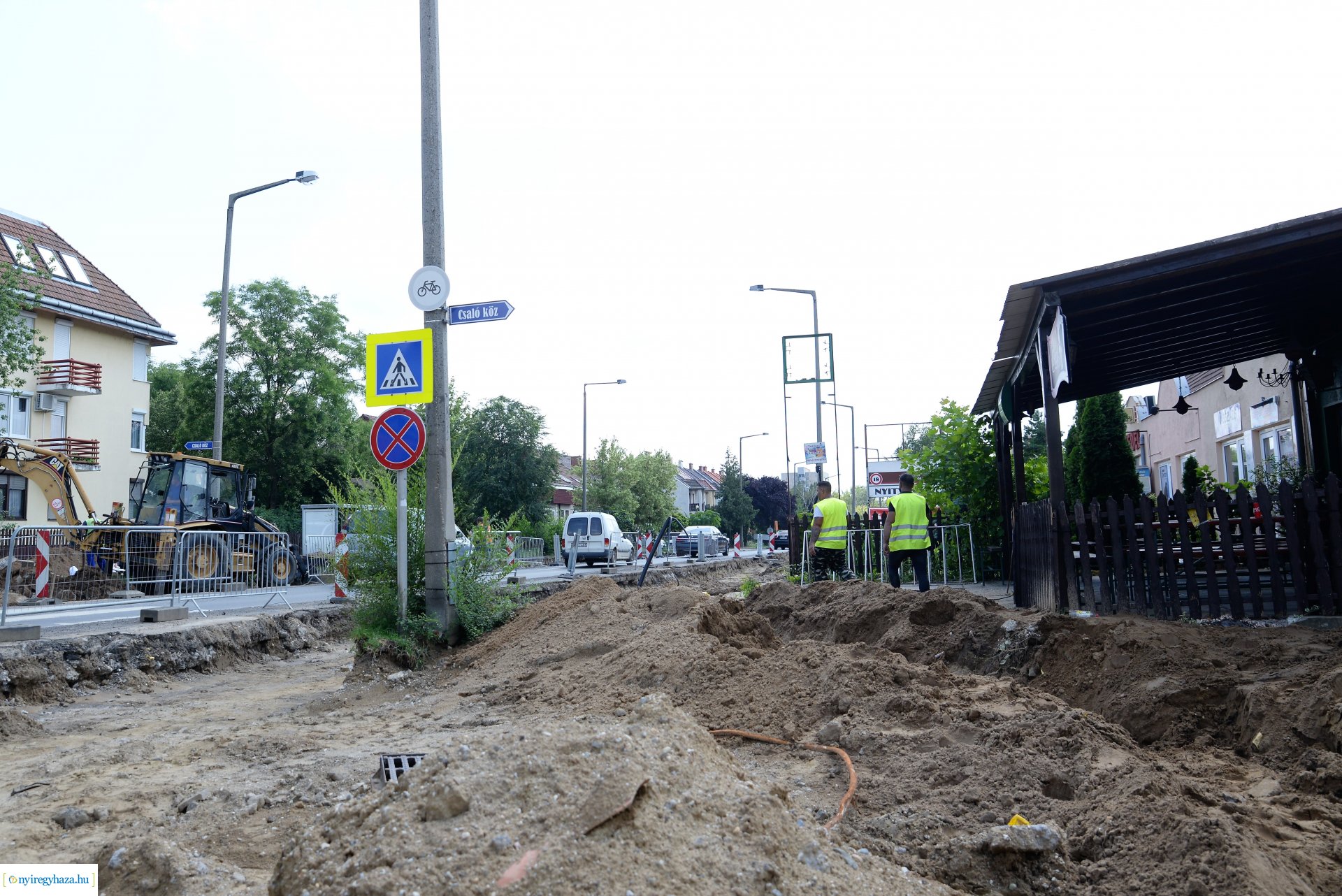 Csaló köz-Korányi Frigyes utca - körforgalom építés