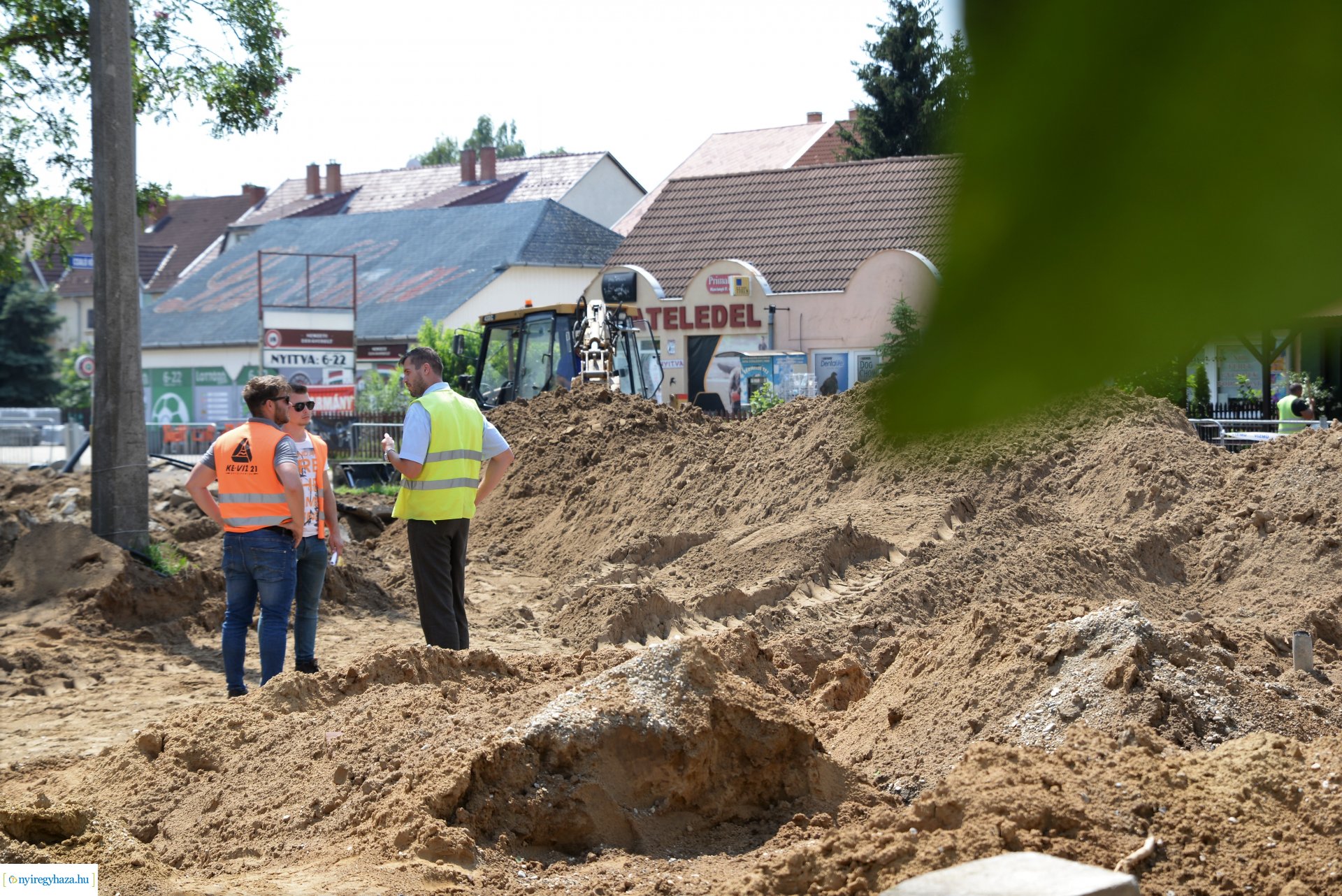 Csaló köz-Korányi Frigyes utca - körforgalom építés