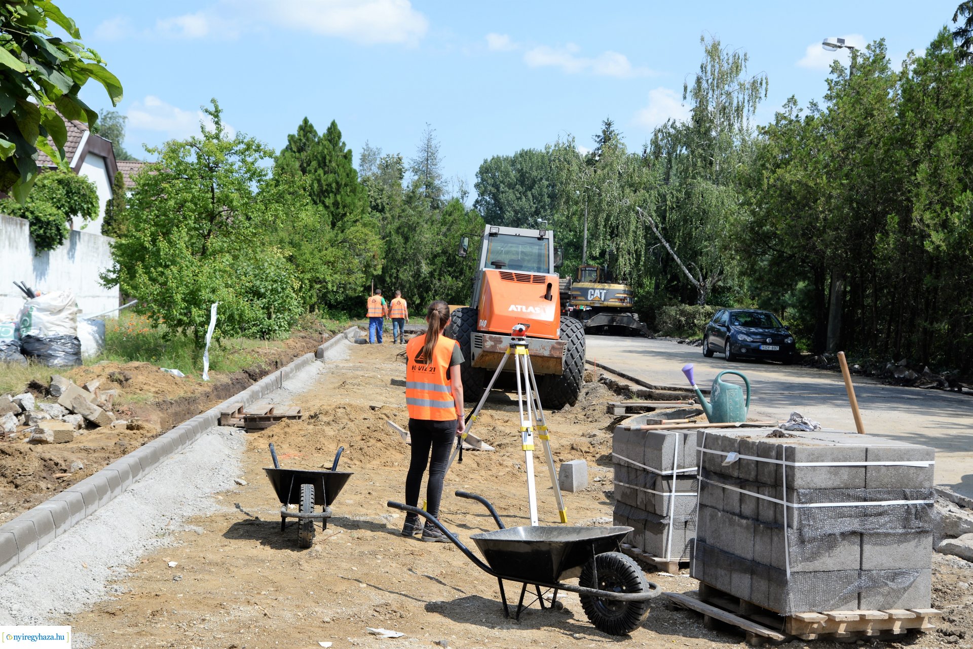 Csaló köz-Korányi Frigyes utca - körforgalom építés