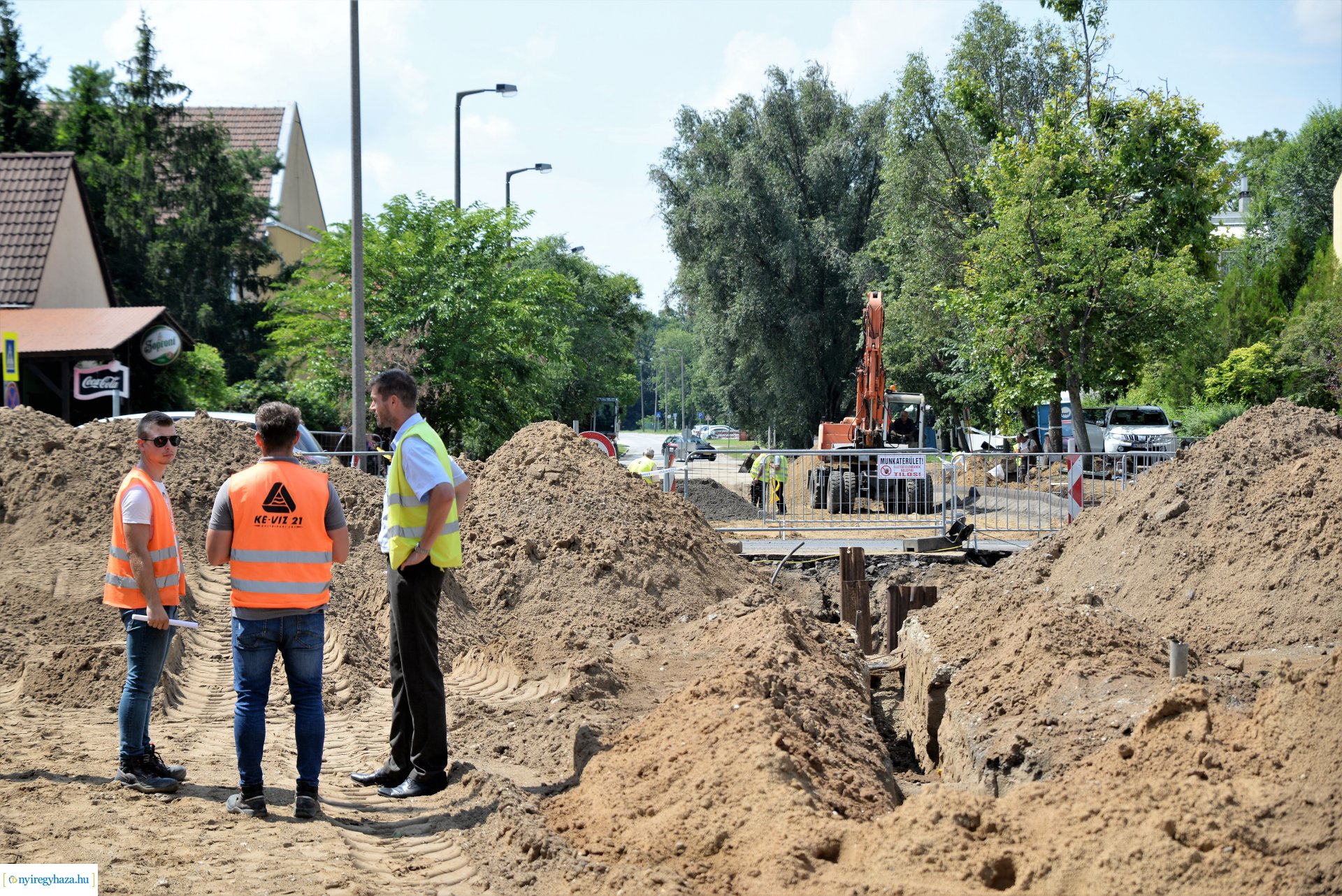 Csaló köz-Korányi Frigyes utca - körforgalom építés