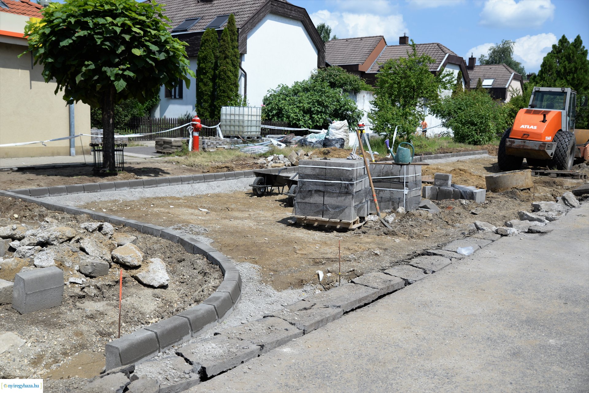 Csaló köz-Korányi Frigyes utca - körforgalom építés