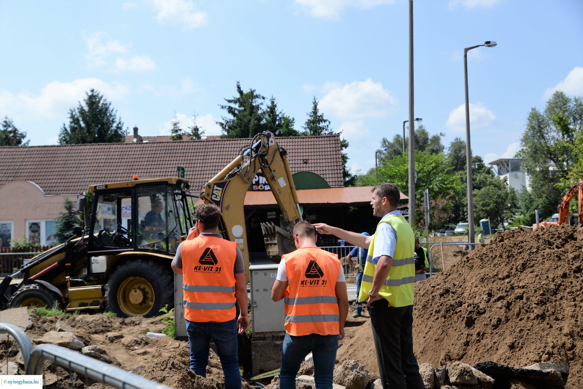 Csaló köz-Korányi Frigyes utca - körforgalom építés