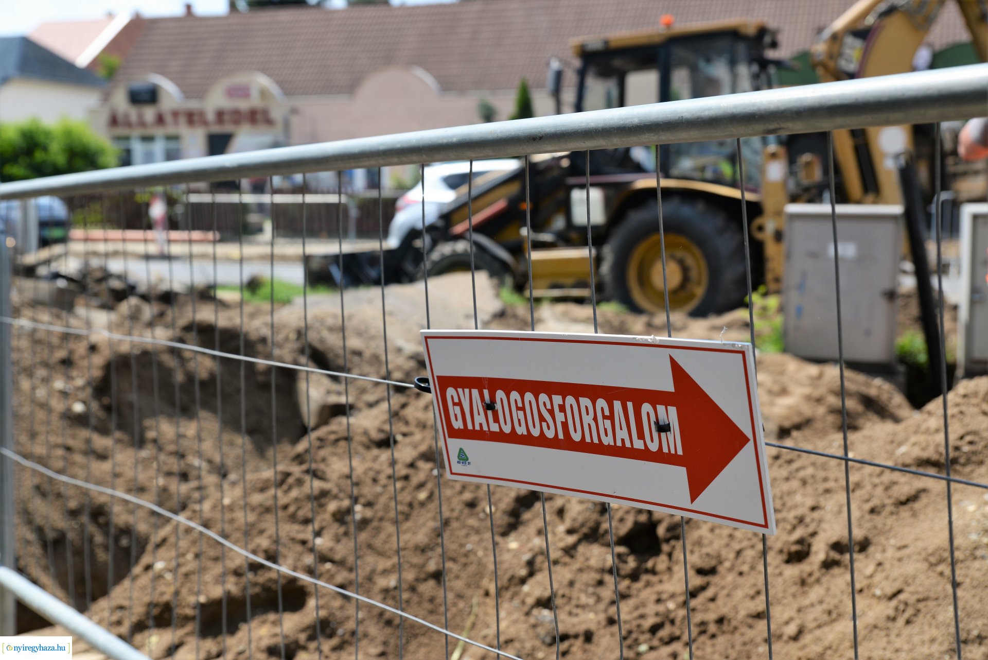 Csaló köz-Korányi Frigyes utca - körforgalom építés