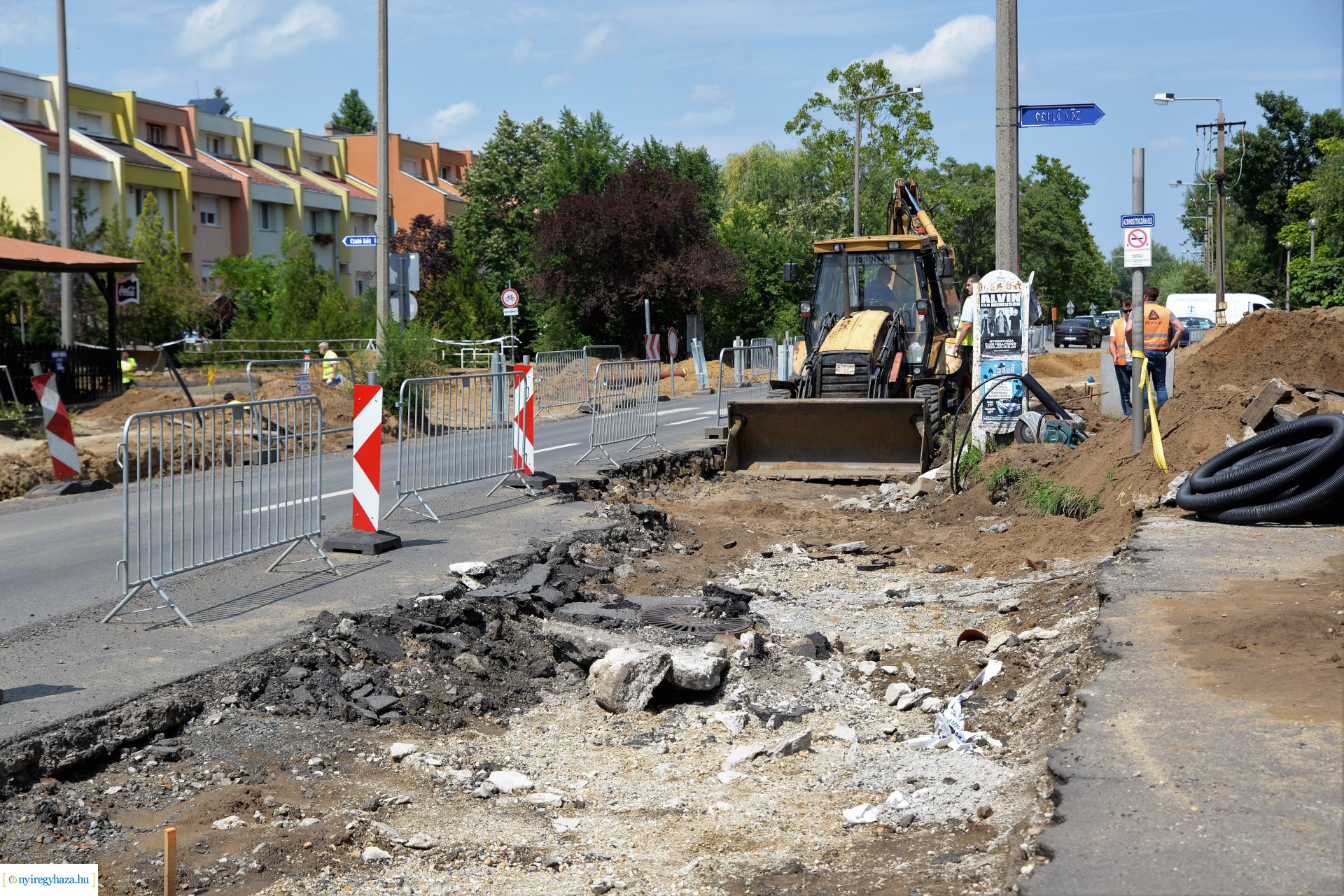 Csaló köz-Korányi Frigyes utca - körforgalom építés
