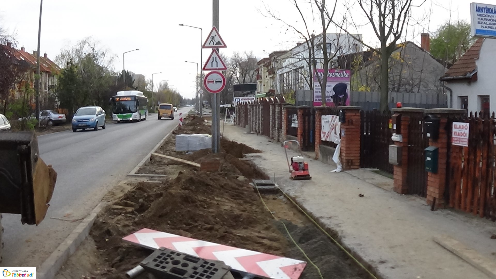 Csapadékelvezető kialakítása zajlik a Csaló köz és Eperjes utca csomópontjánál