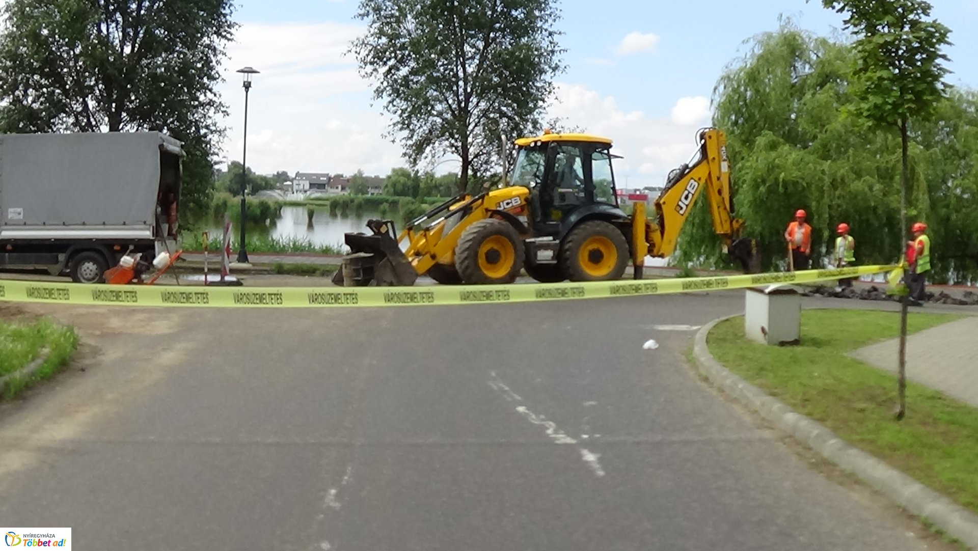 Csapadékvíz elvezető rendszert építenek a Jég utcán