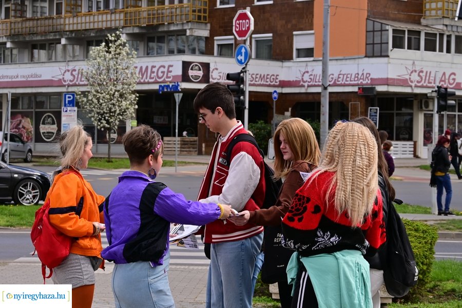 Csíkos táska 2024 promóció