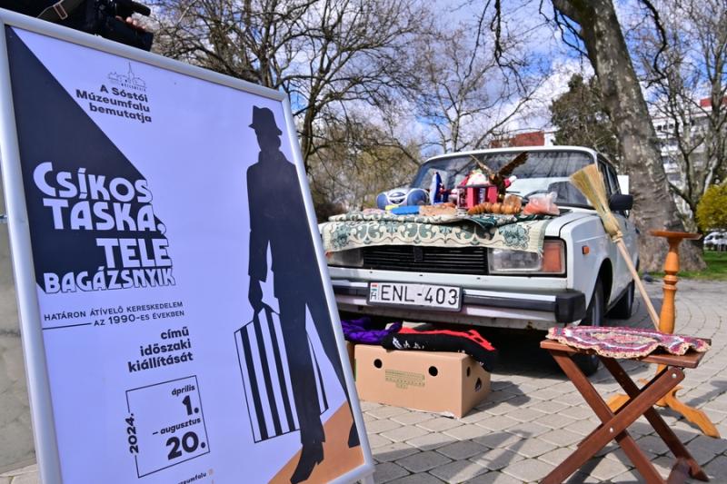 Csíkos táska 2024 promóció