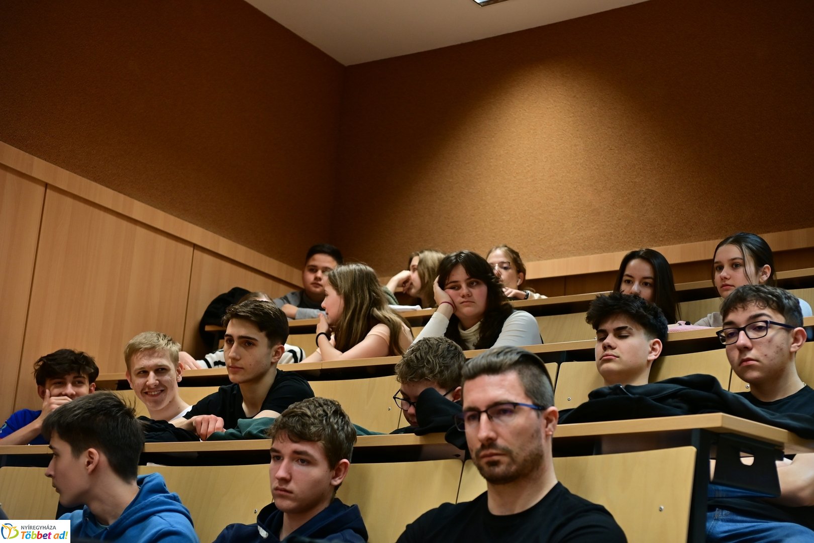 Csillagászok az egyetemen 2025 áprilisában