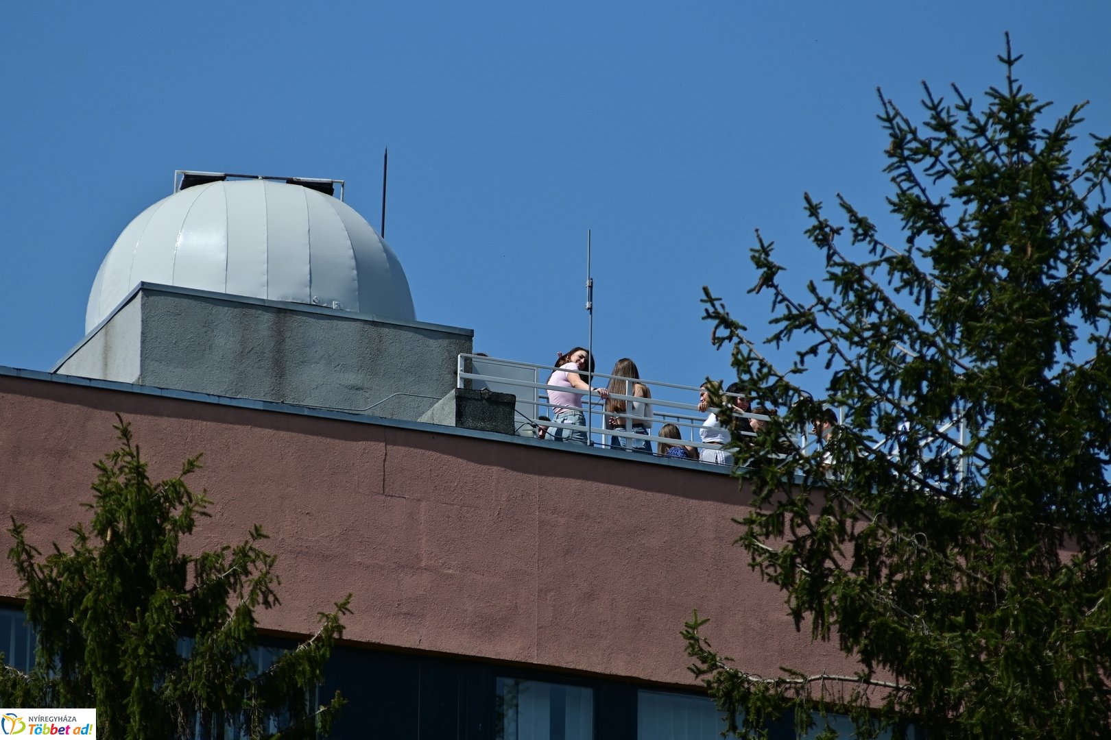 Csillagászok az egyetemen 2025 áprilisában