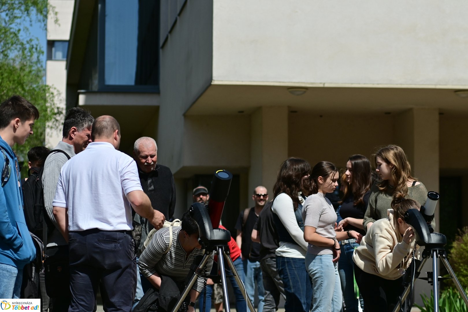 Csillagászok az egyetemen 2025 áprilisában