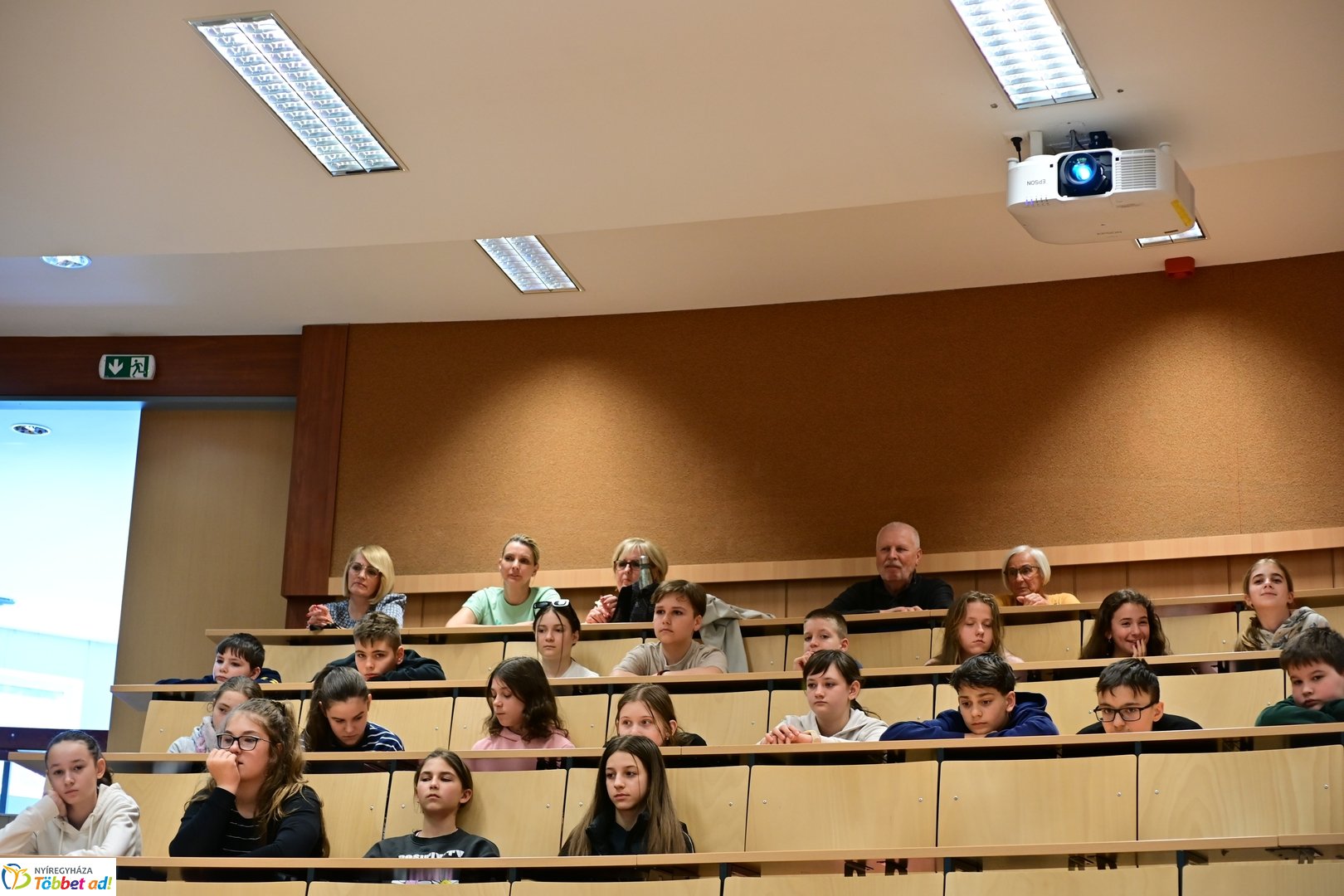 Csillagászok az egyetemen 2025 áprilisában