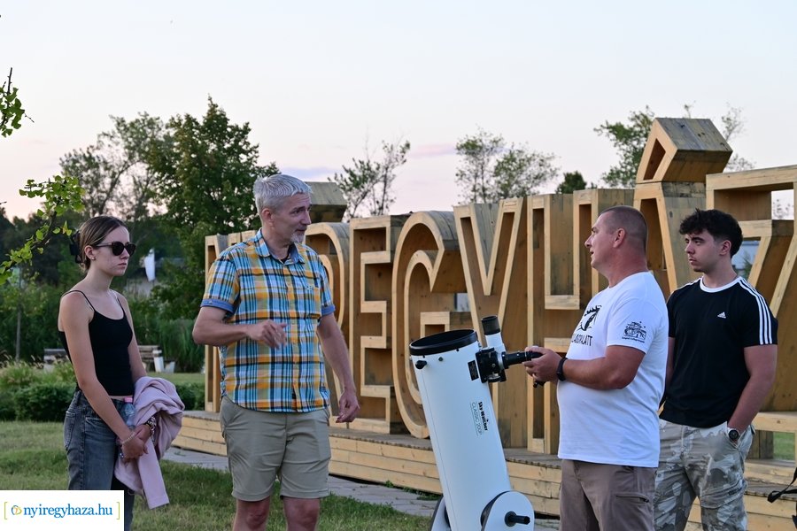 Csillagok alatt a Bujtoson