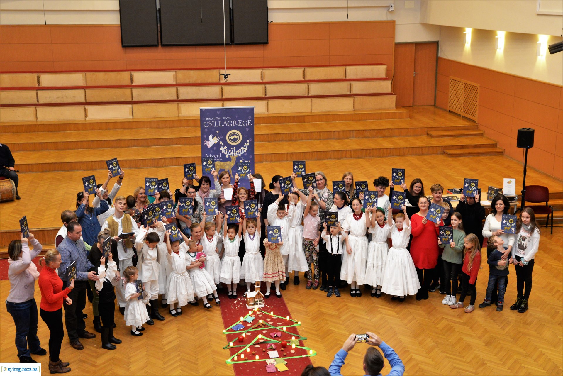 Csillagrege kötetbemutató Nyíregyházán