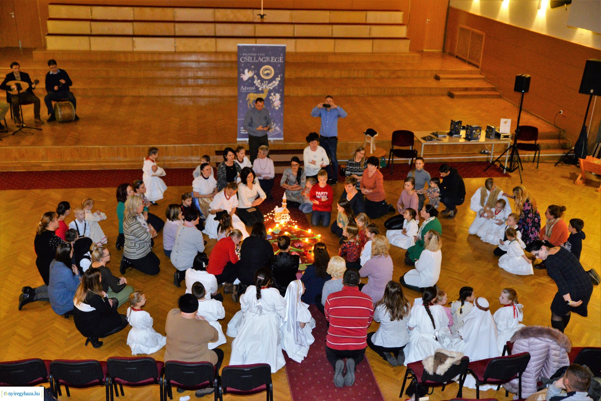 Csillagrege kötetbemutató Nyíregyházán