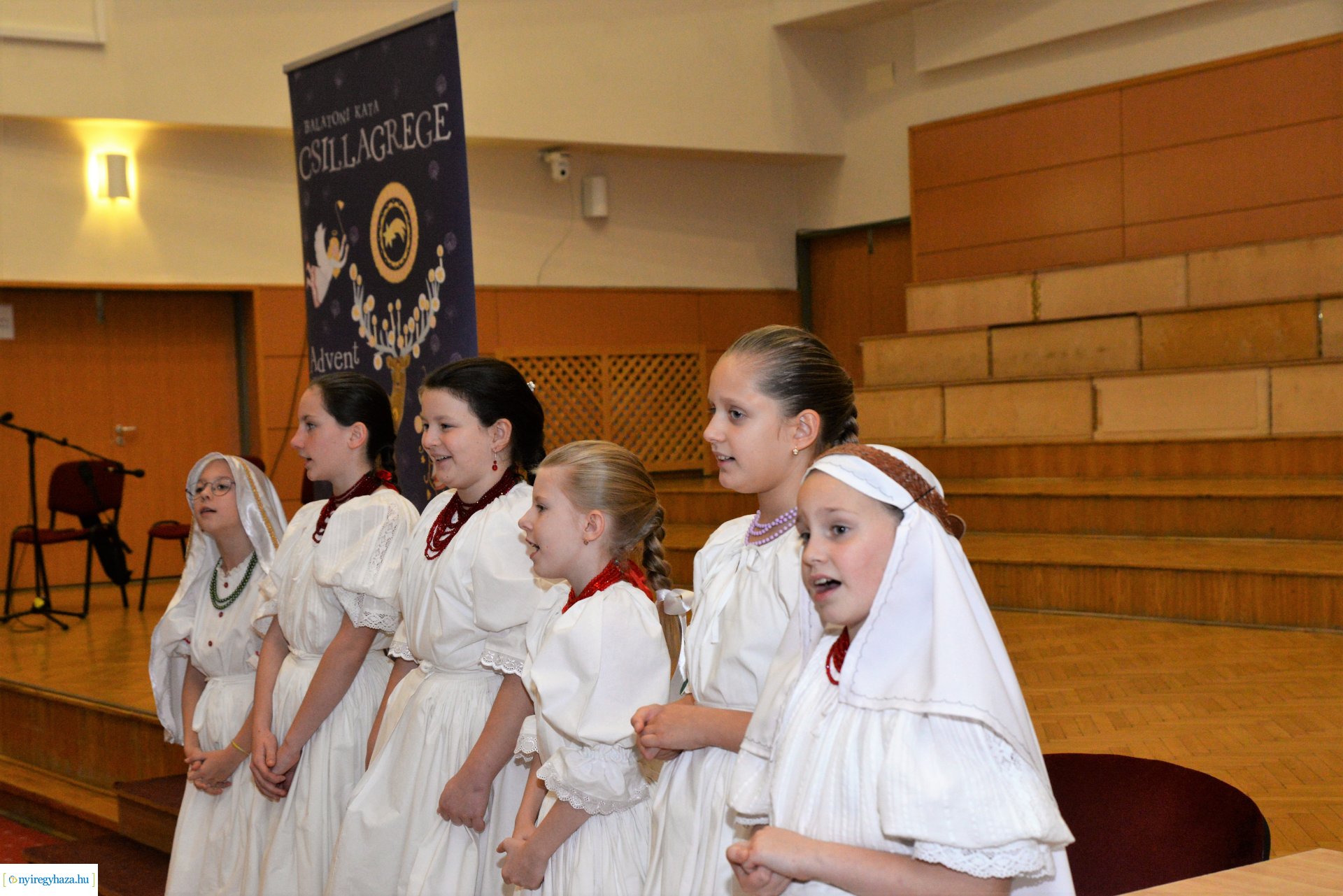 Csillagrege kötetbemutató Nyíregyházán