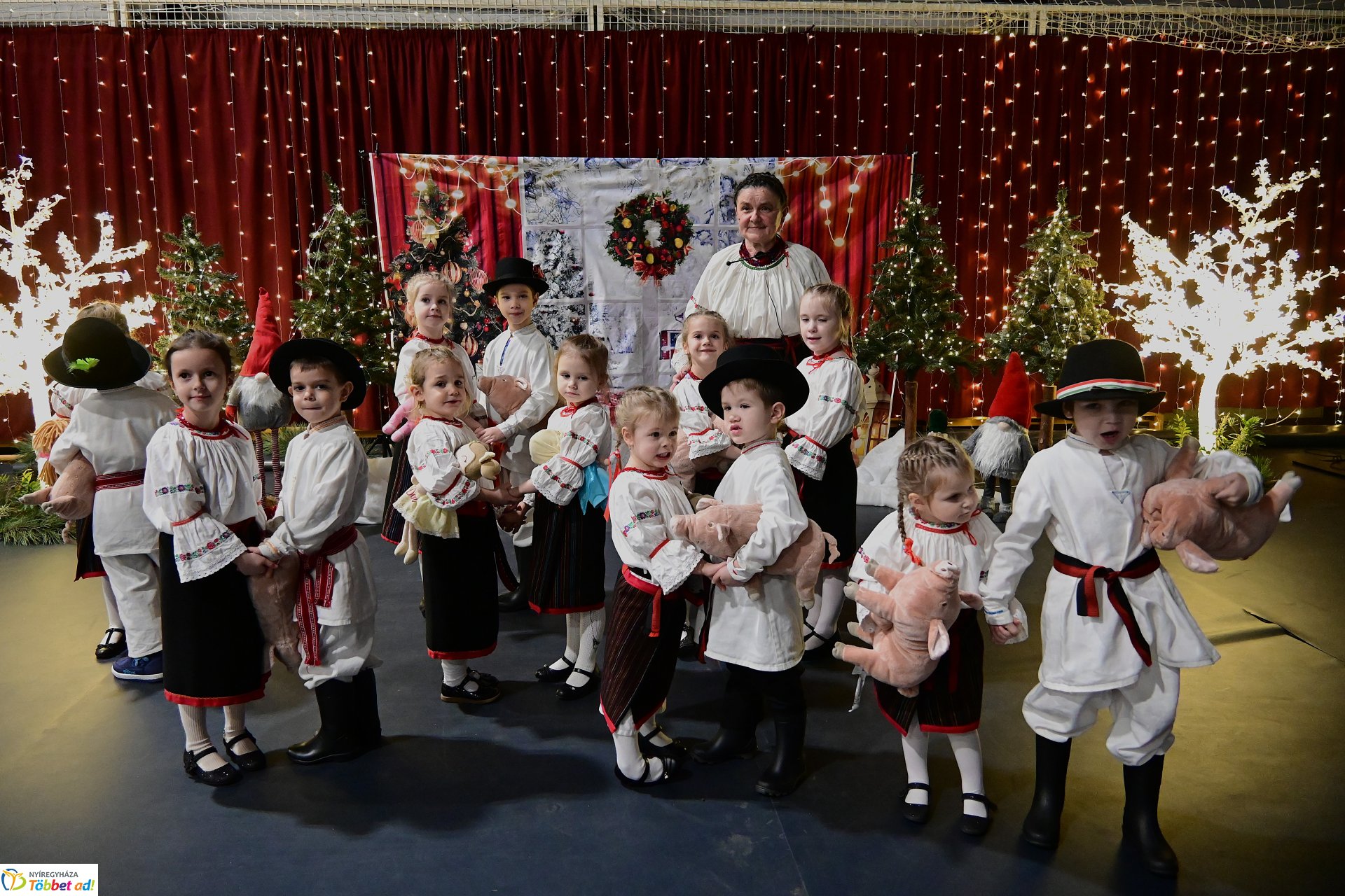 Csillagrege - táncos karácsonyra hangolódás a Bem József Általános Iskolában