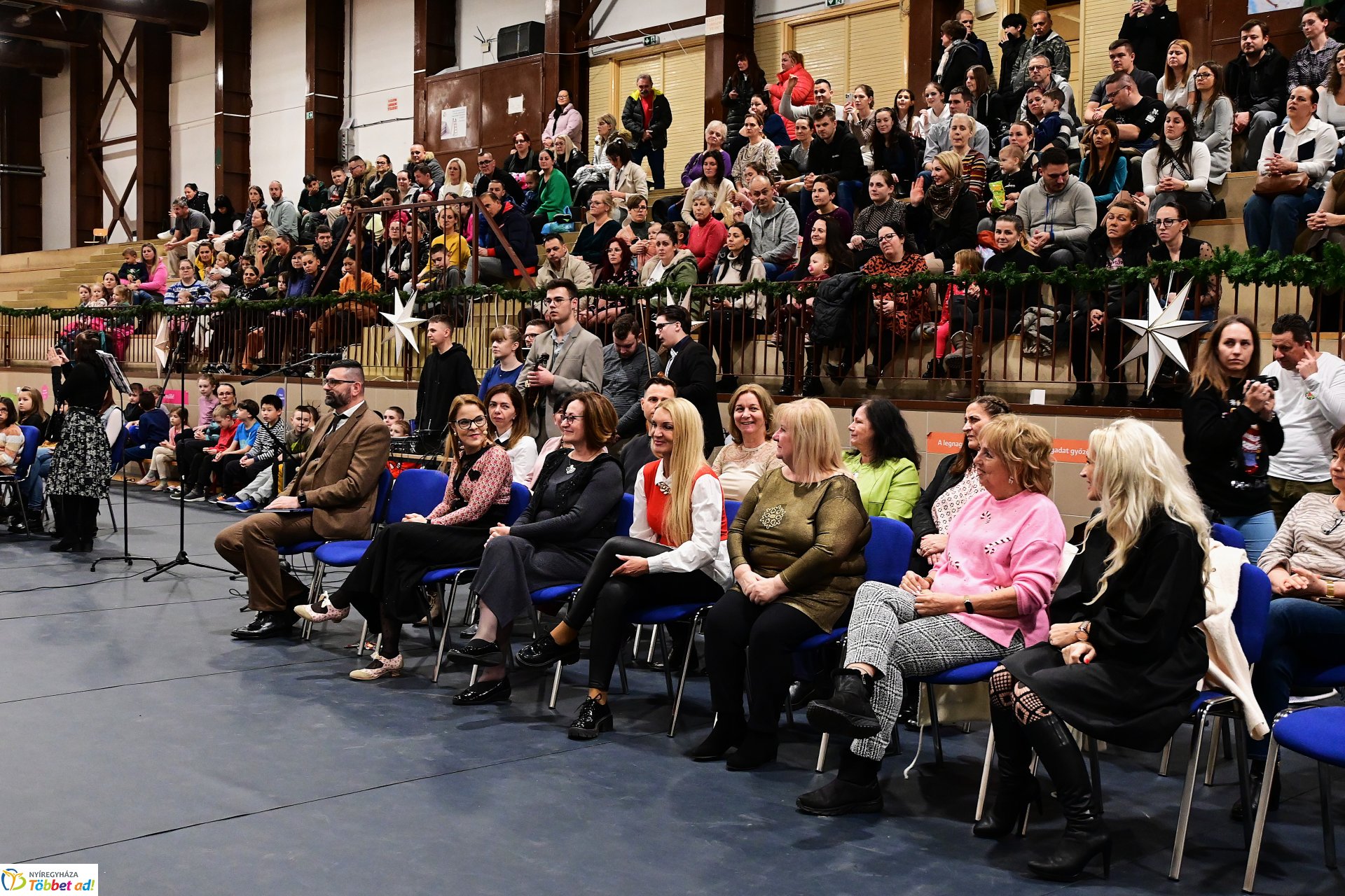 Csillagrege - táncos karácsonyra hangolódás a Bem József Általános Iskolában