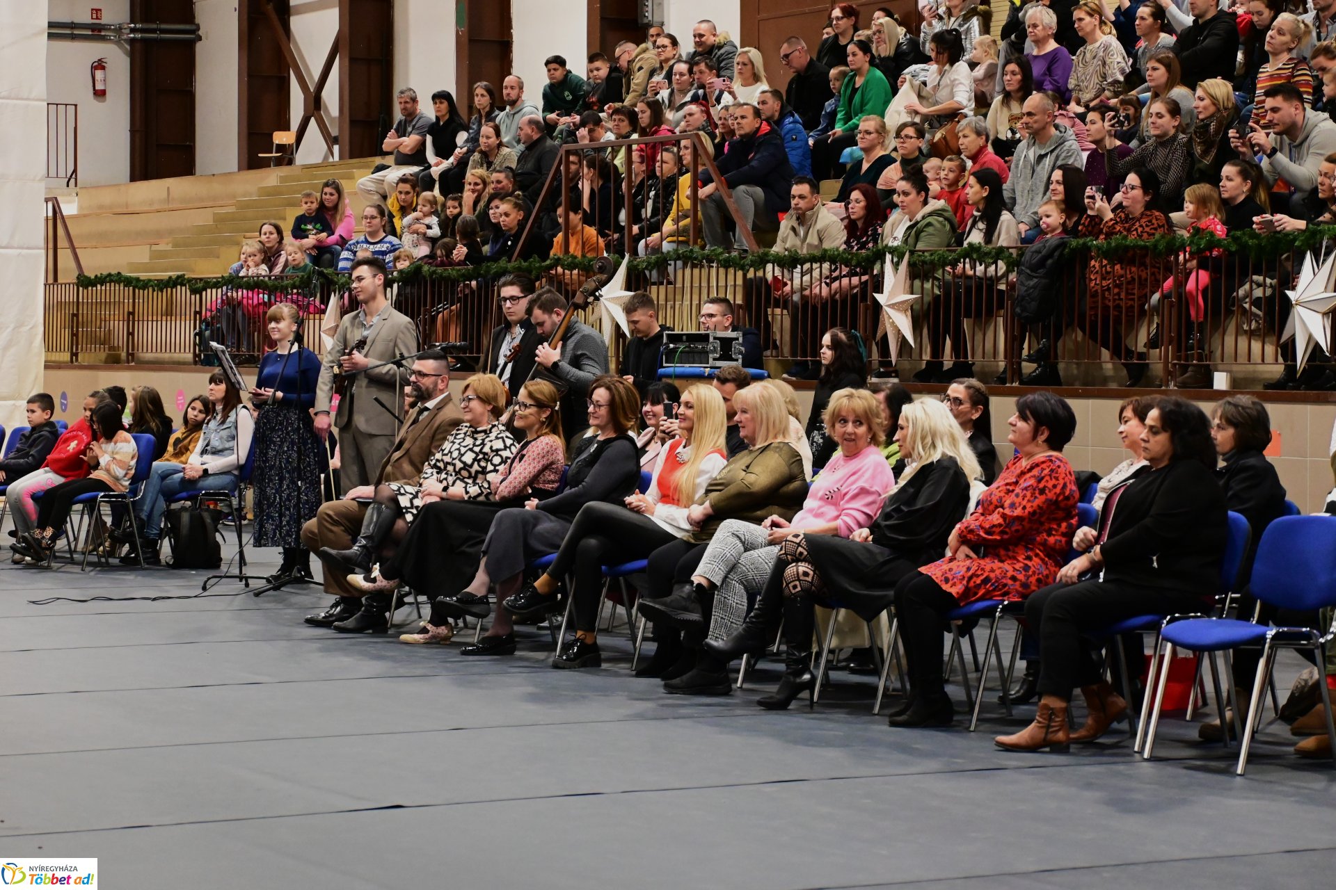 Csillagrege - táncos karácsonyra hangolódás a Bem József Általános Iskolában