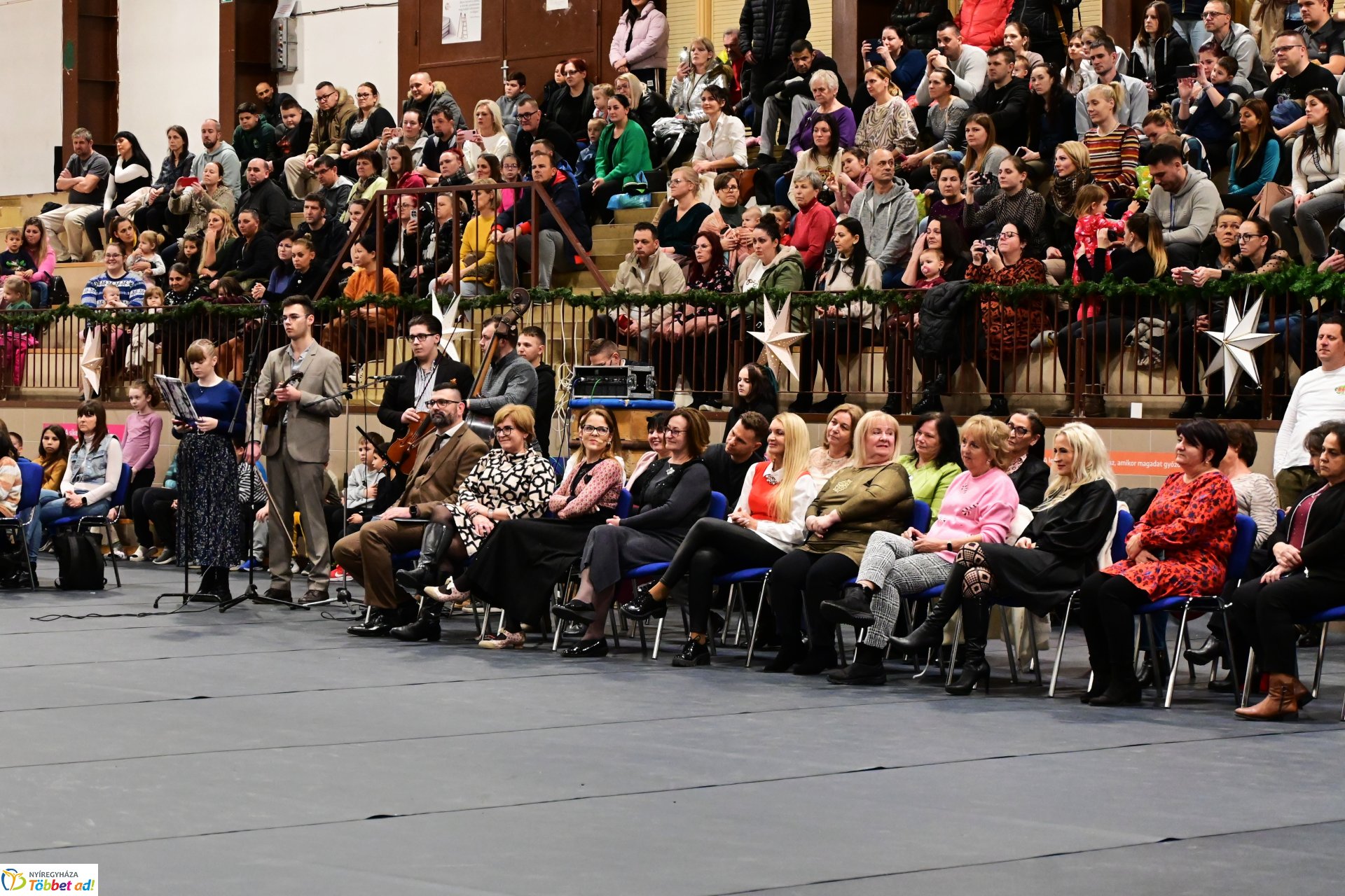 Csillagrege - táncos karácsonyra hangolódás a Bem József Általános Iskolában