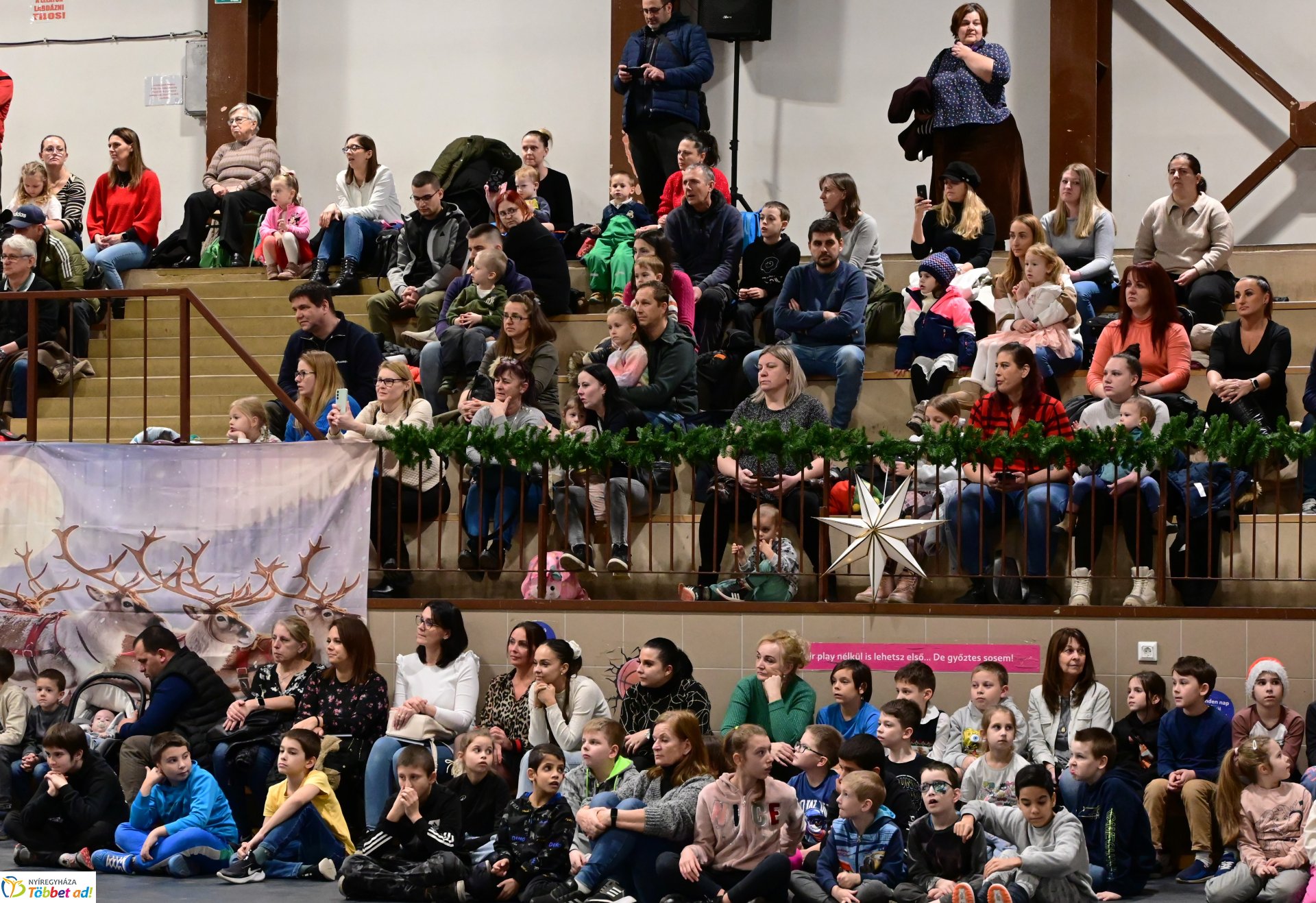 Csillagrege - táncos karácsonyra hangolódás a Bem József Általános Iskolában