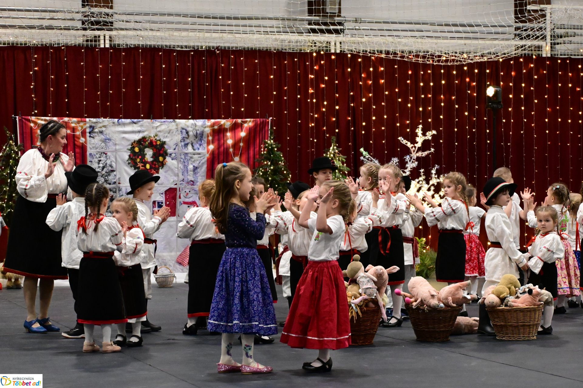 Csillagrege - táncos karácsonyra hangolódás a Bem József Általános Iskolában