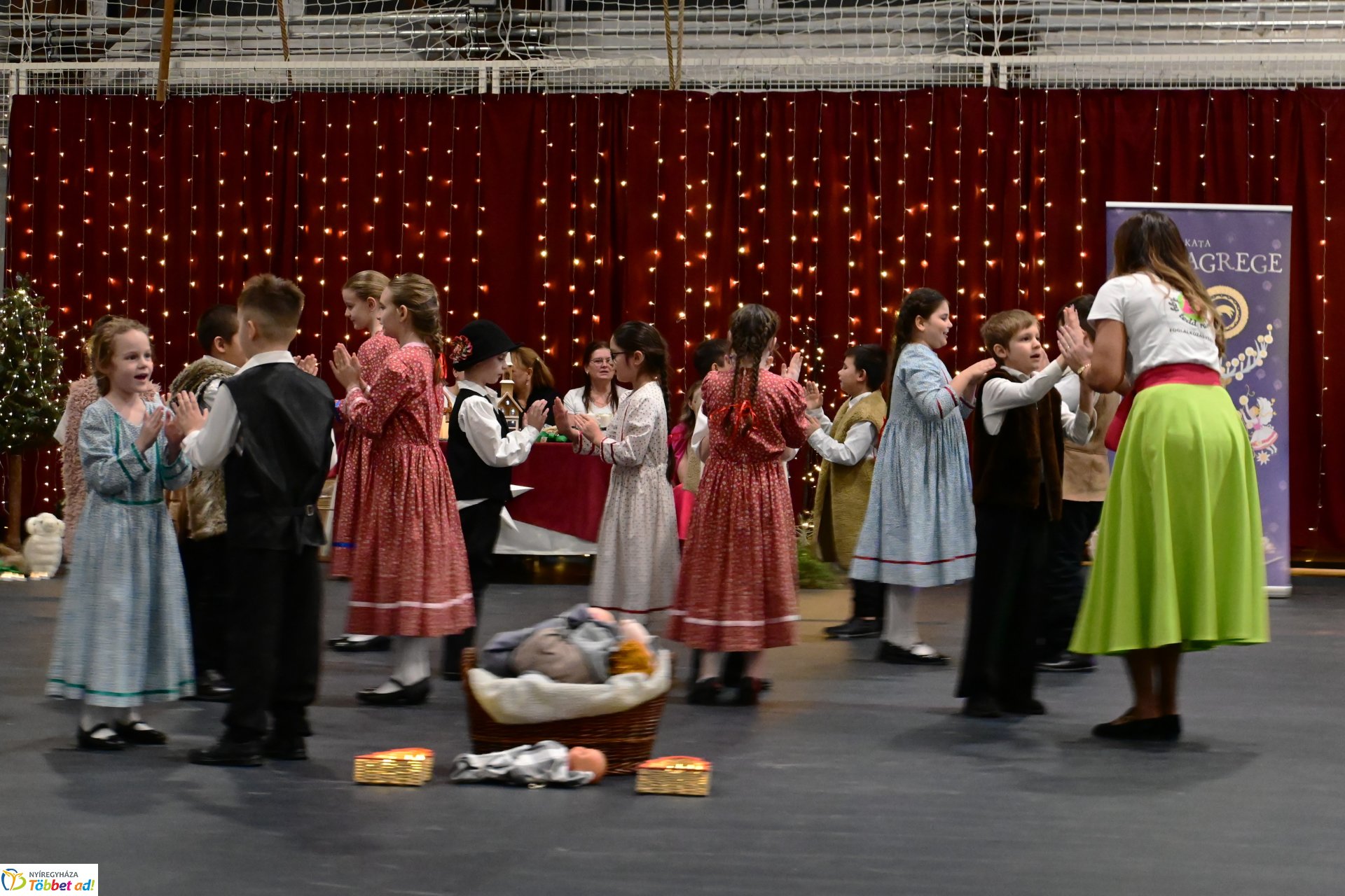 Csillagrege - táncos karácsonyra hangolódás a Bem József Általános Iskolában