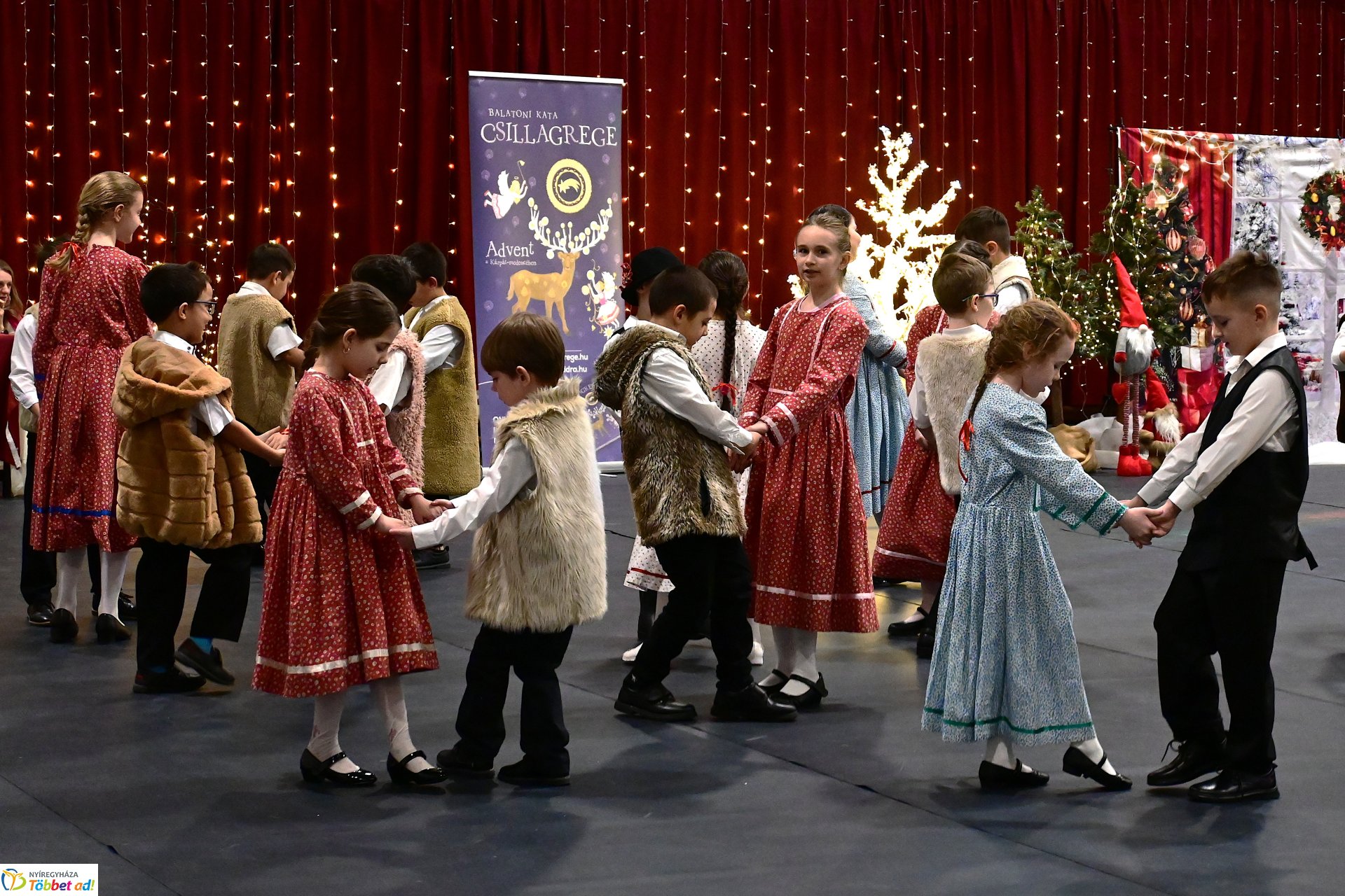 Csillagrege - táncos karácsonyra hangolódás a Bem József Általános Iskolában