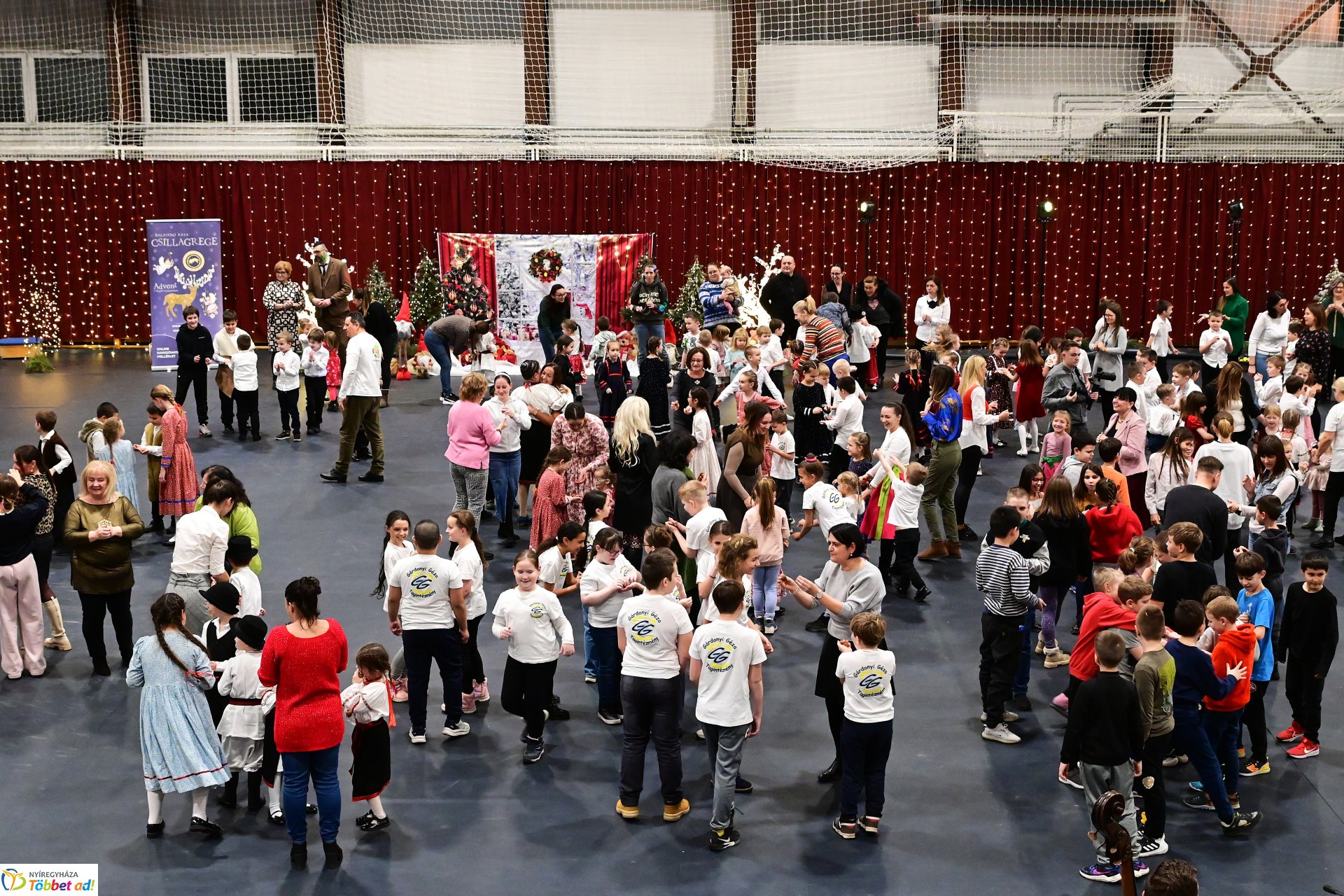 Csillagrege - táncos karácsonyra hangolódás a Bem József Általános Iskolában