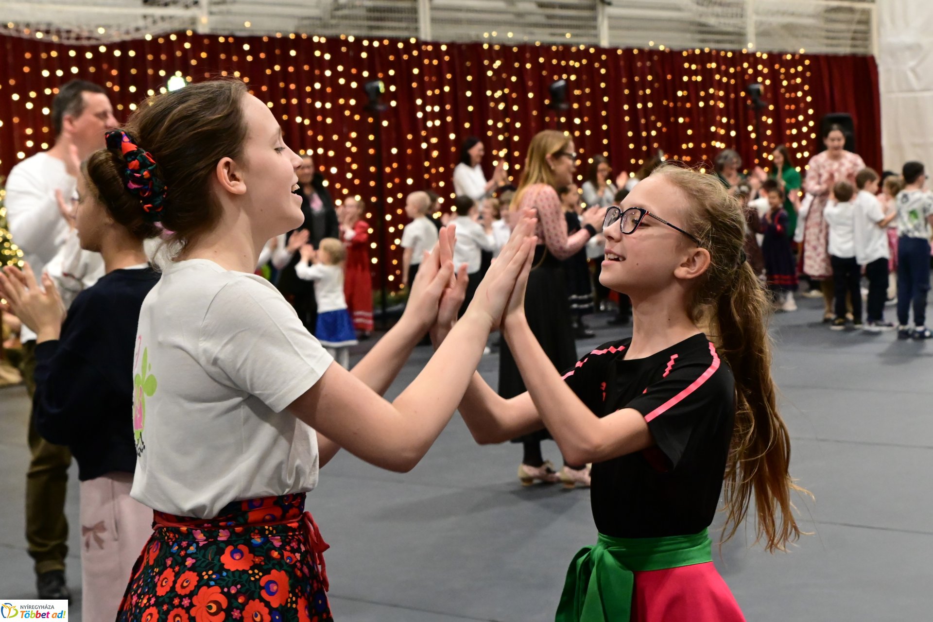Csillagrege - táncos karácsonyra hangolódás a Bem József Általános Iskolában