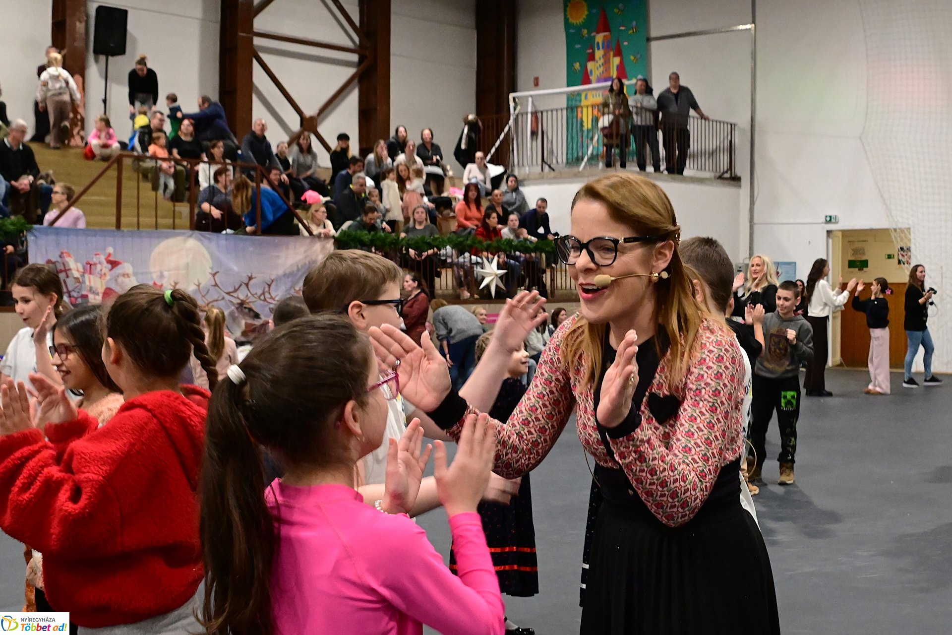 Csillagrege - táncos karácsonyra hangolódás a Bem József Általános Iskolában