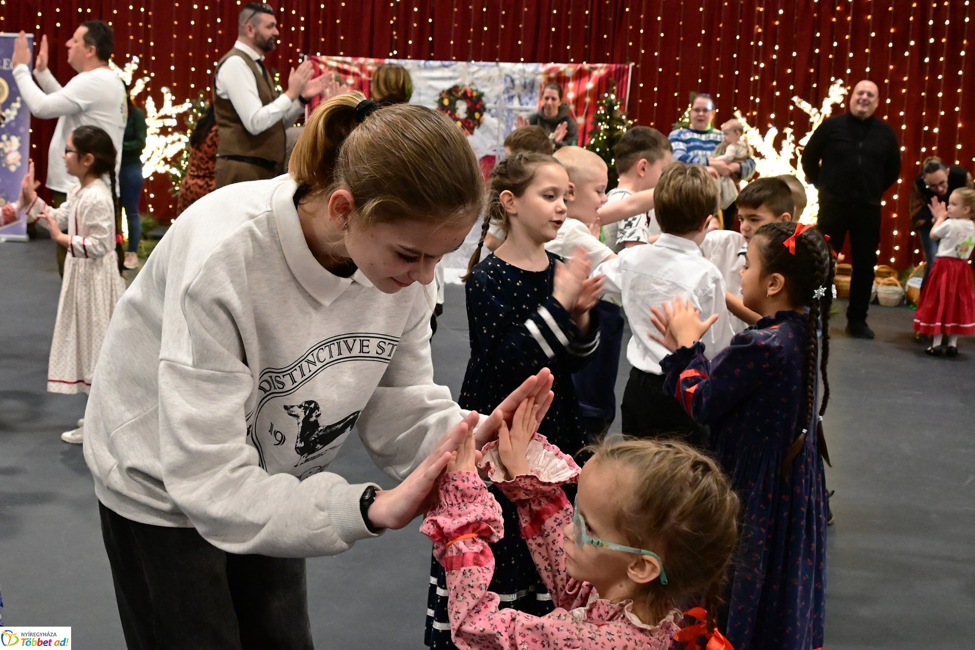Csillagrege - táncos karácsonyra hangolódás a Bem József Általános Iskolában