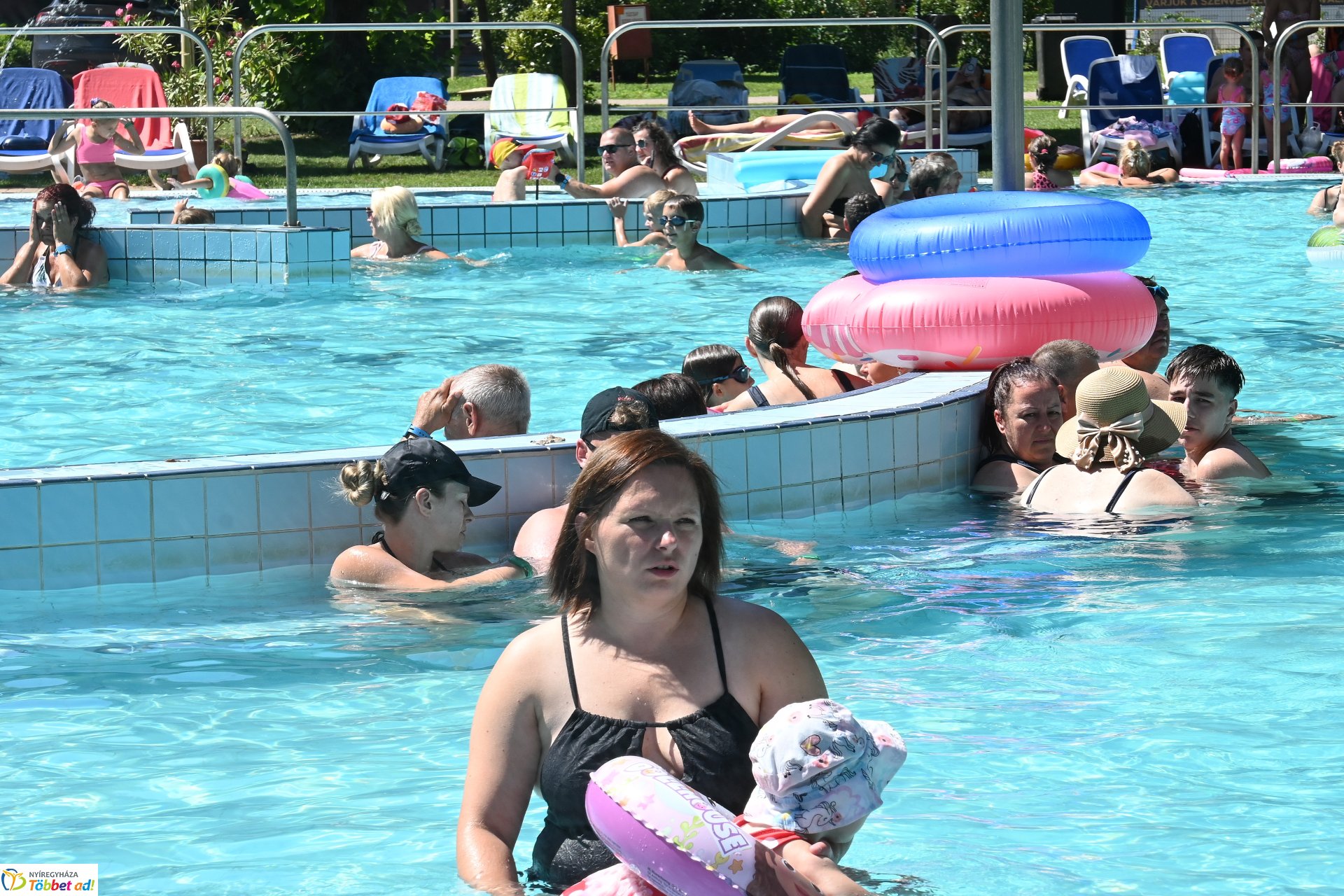Csobbanás  a  Sóstói Parkfürdőben