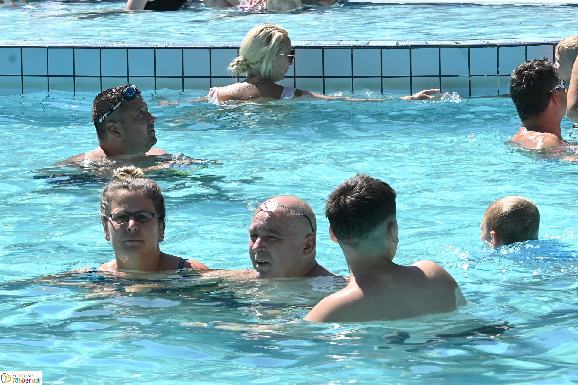 Csobbanás  a  Sóstói Parkfürdőben