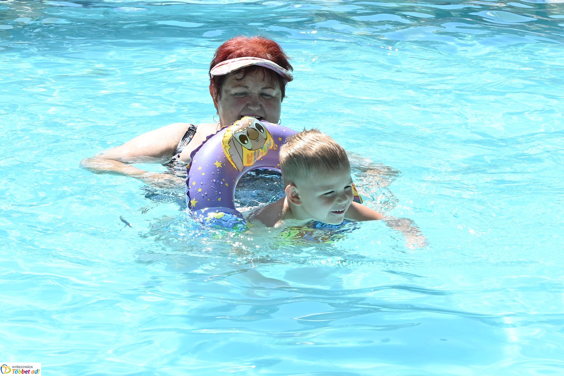 Csobbanás  a  Sóstói Parkfürdőben