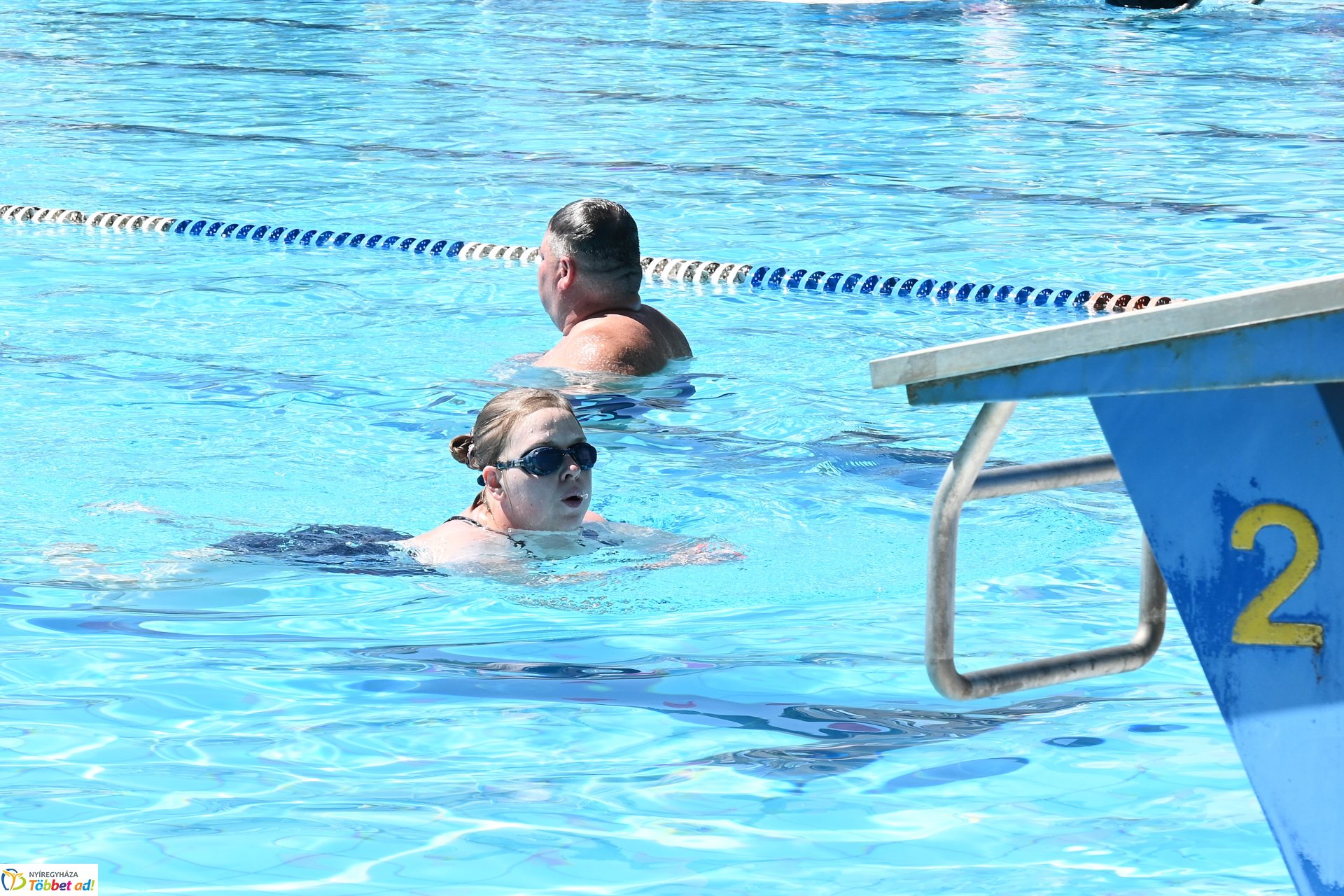 Csobbanás  a  Sóstói Parkfürdőben