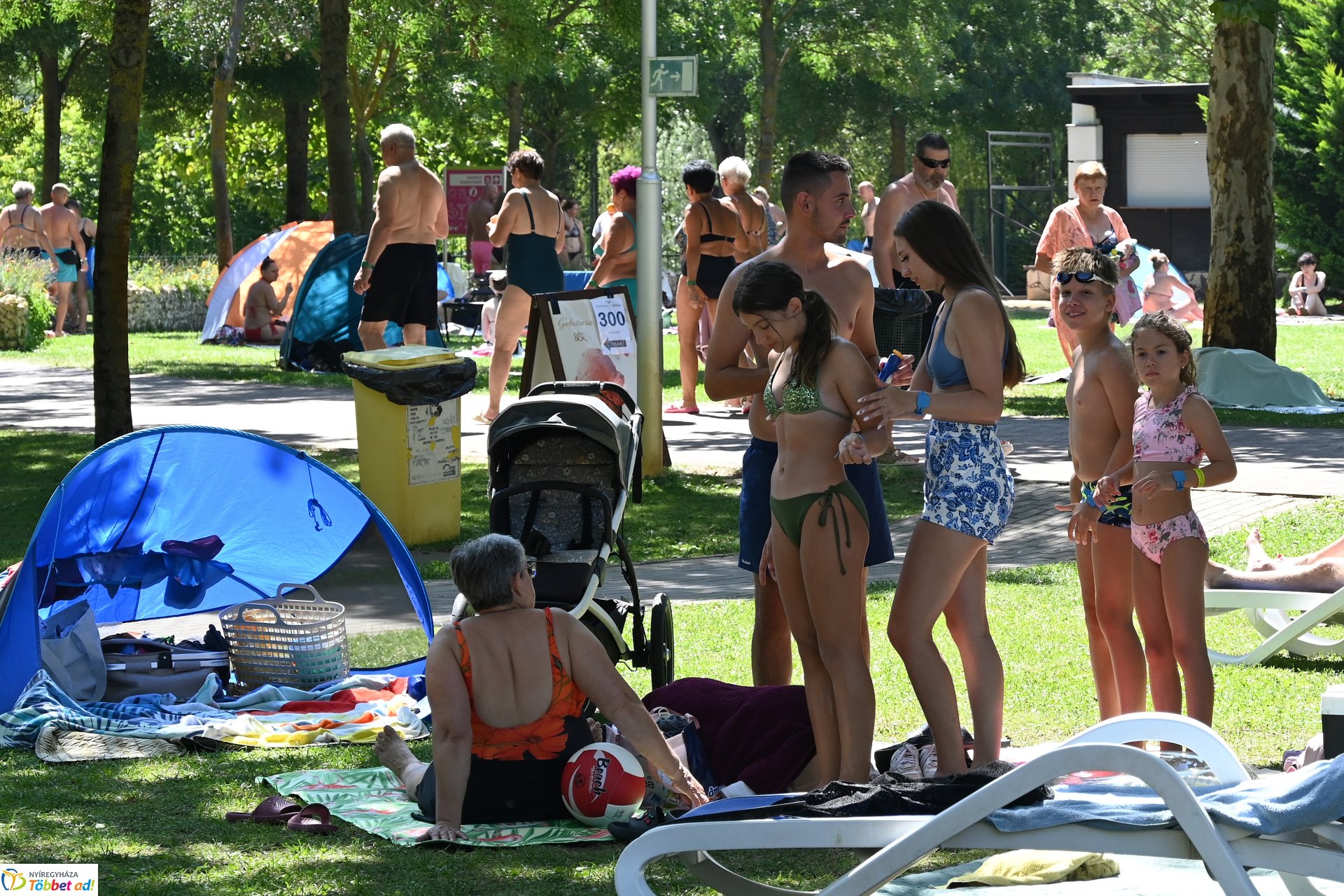 Csobbanás  a  Sóstói Parkfürdőben