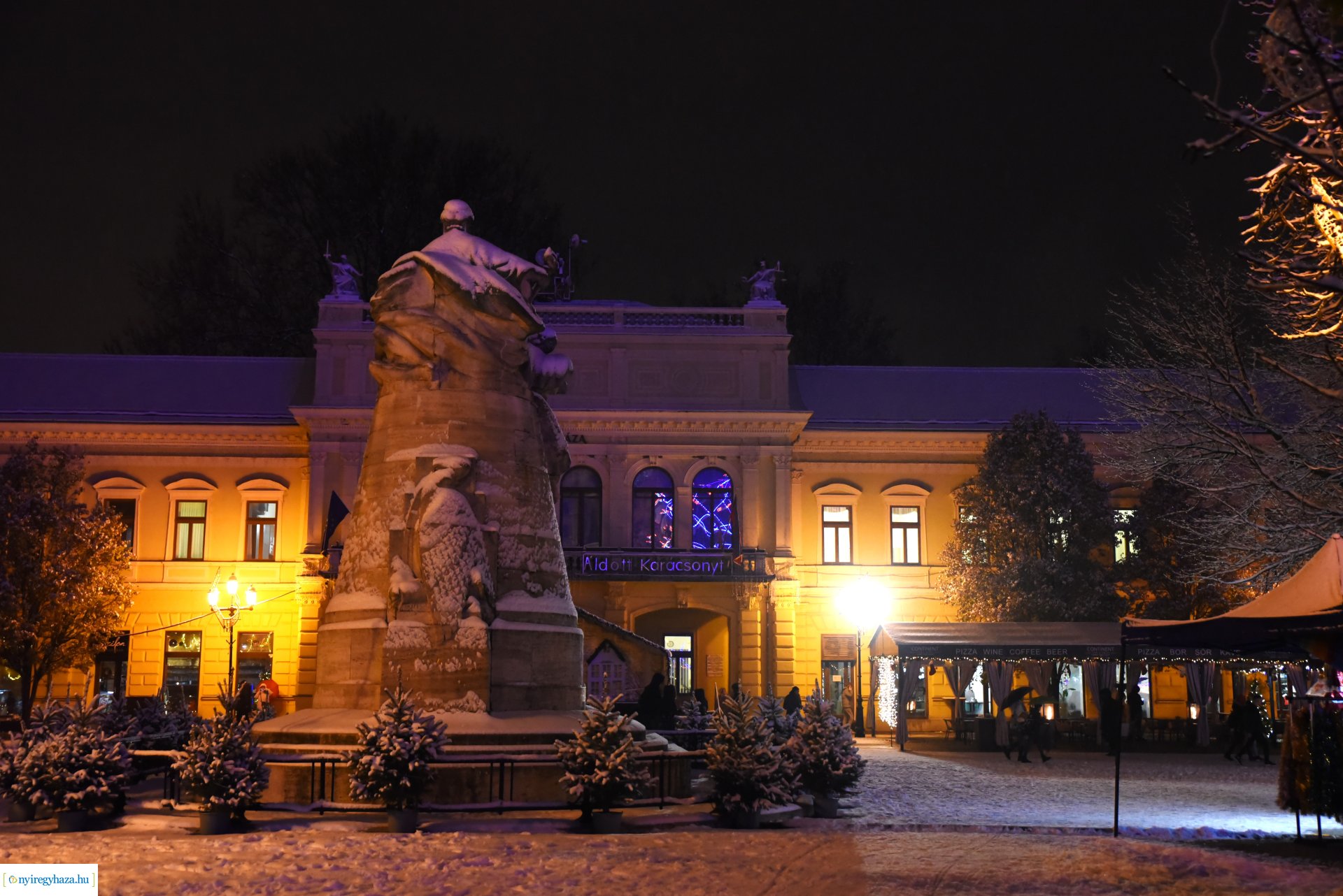 Csoda a Kossuth téren