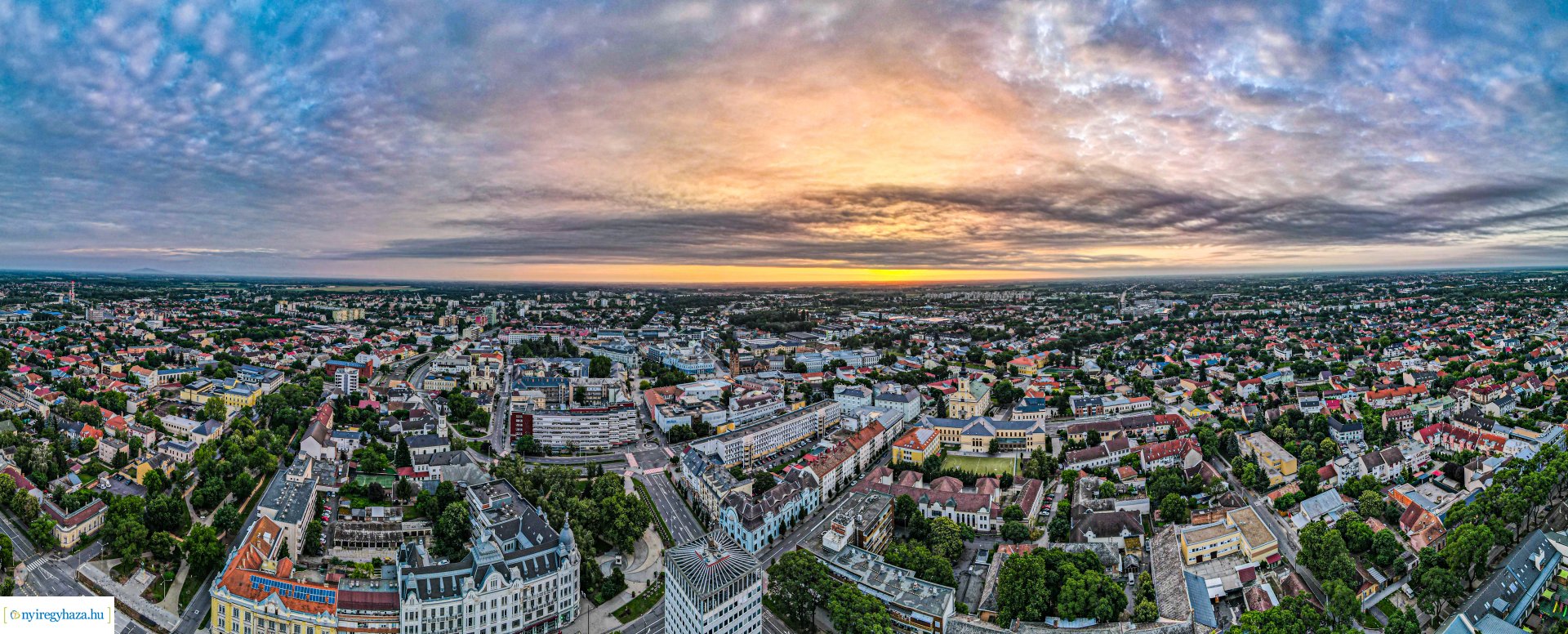 Csodálatos hajnali fényekre ébredt ma reggel Nyíregyháza 